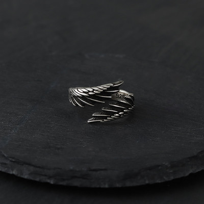 Ανδρικό δαχτυλίδι - σε ασημί χρώμα