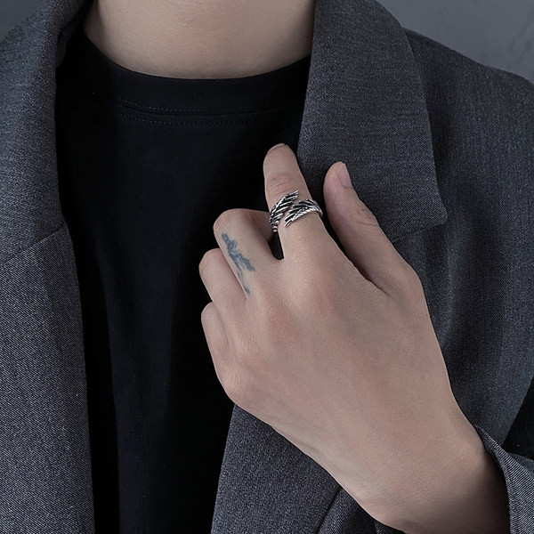 Ανδρικό δαχτυλίδι - σε ασημί χρώμα