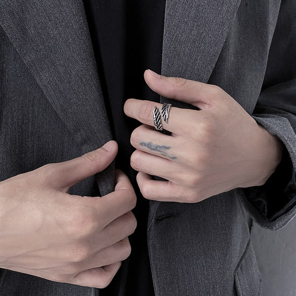 Ανδρικό δαχτυλίδι - σε ασημί χρώμα