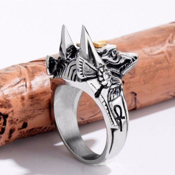 Ανδρικό δαχτυλίδι χαραγμένο σε ασημί χρώμα