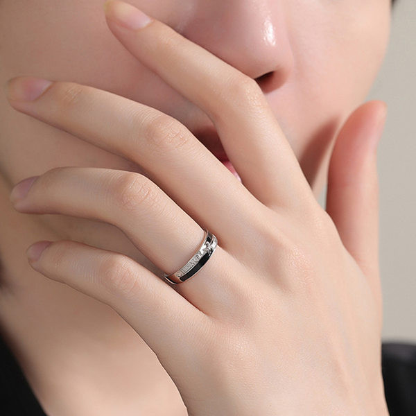 Titāna tērauda gredzens ar uzrakstu