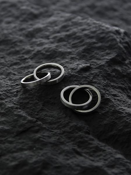 Vīriešu dubultgredzens no titāna tērauda
