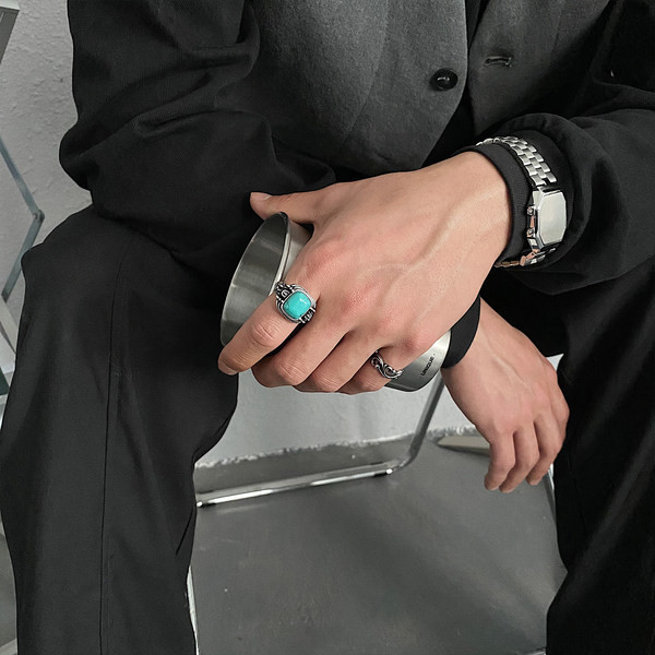 Ανδρικό μοντέρνο ατσάλινο δαχτυλίδι με διακοσμητική πέτρα