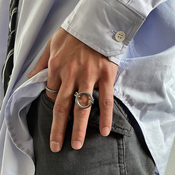 Ikdienas gredzens sudraba krāsā