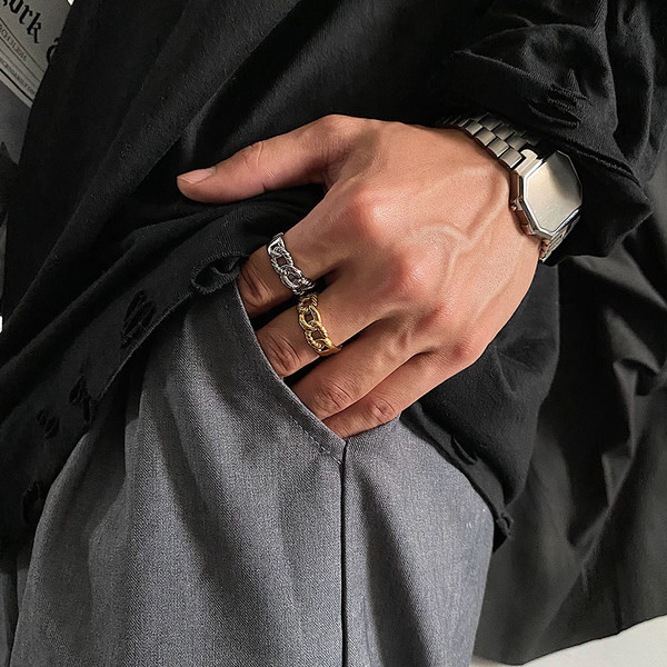 Ανδρικό ρυθμιζόμενο δαχτυλίδι σε ασημί και χρυσό χρώμα