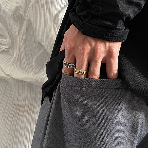 Ανδρικό ρυθμιζόμενο δαχτυλίδι σε ασημί και χρυσό χρώμα