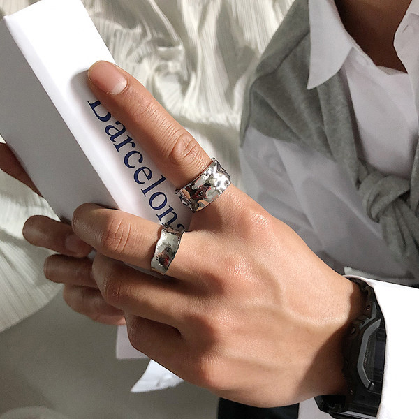 Férfi gyűrű acél csillaggal két modellel