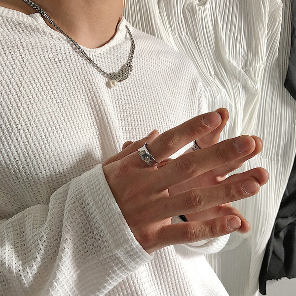 Férfi gyűrű acél csillaggal két modellel