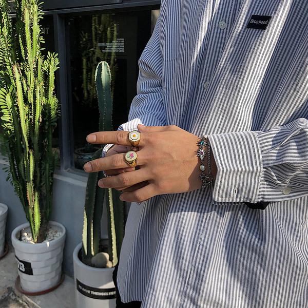 Ανδρικό δαχτυλίδι με φλοράλ μοτίβο από ατσάλι τιτανίου