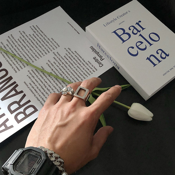 Kvadrātveida vintage gredzens vīriešiem