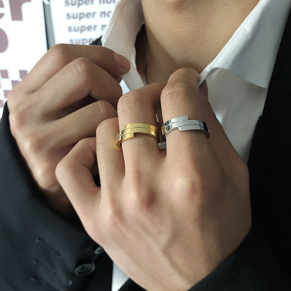 Titāna tērauda vīriešu gredzens