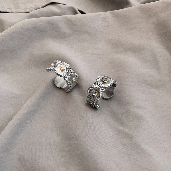 Podesivi prsten s tratinčicama za muškarce