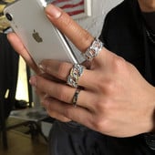 Ležeran muški prsten s kamenčićima u boji