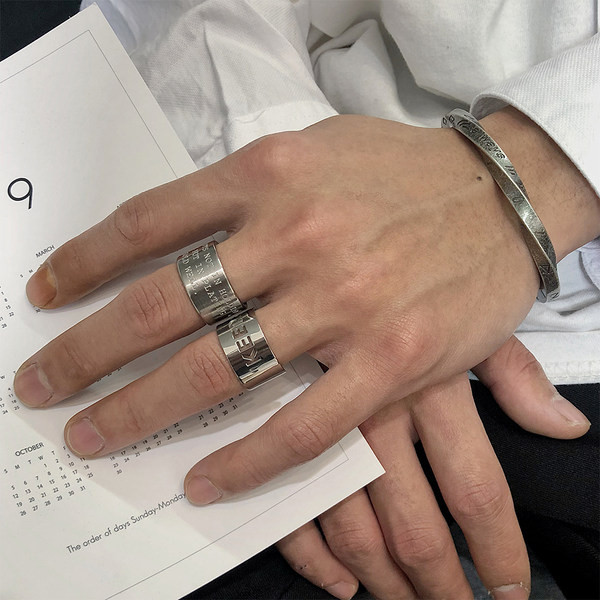 Vīriešu gredzens izgatavots no tērauda