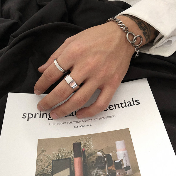 Tīra modeļa vīriešu gredzenu gredzeni divi modeļi