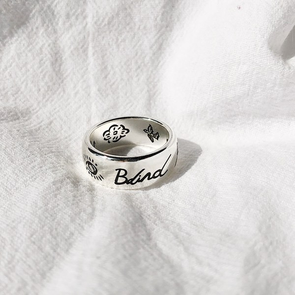 Vīriešu ikdienas gredzens ar uzrakstu