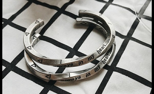 Bratara barbateasca reglabila cu inscriptie gravata