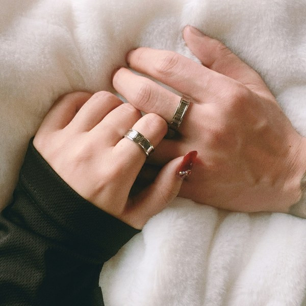 Vīriešu gredzens ar uzrakstu