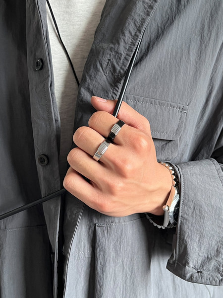 Retro modeļa vīriešu gredzens