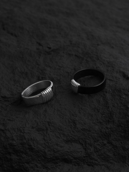 Retro modeļa vīriešu gredzens