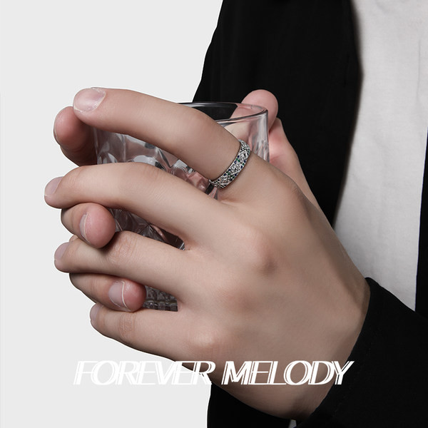 Muški svečani prsten s kamenčićima