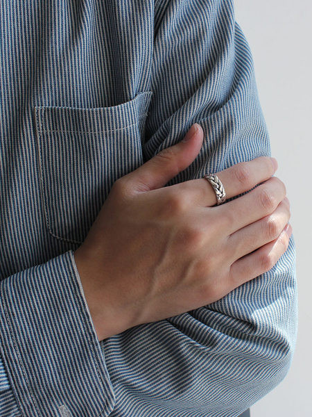 Vyriškas žiedas iš titano plieno retro modelio