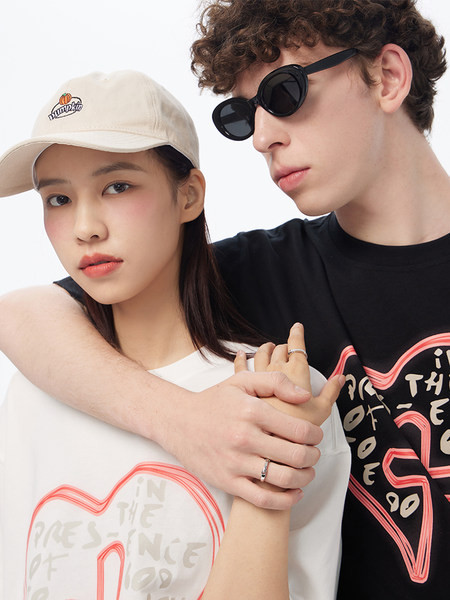 Pāra gredzens no titāna tērauda ar uzrakstu un akmeņiem