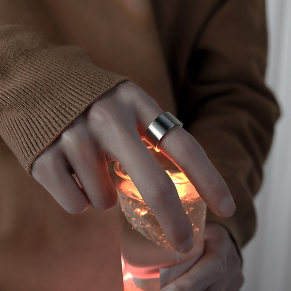 Ανδρικό καθαρό μοντέλο ρετρό δαχτυλίδι