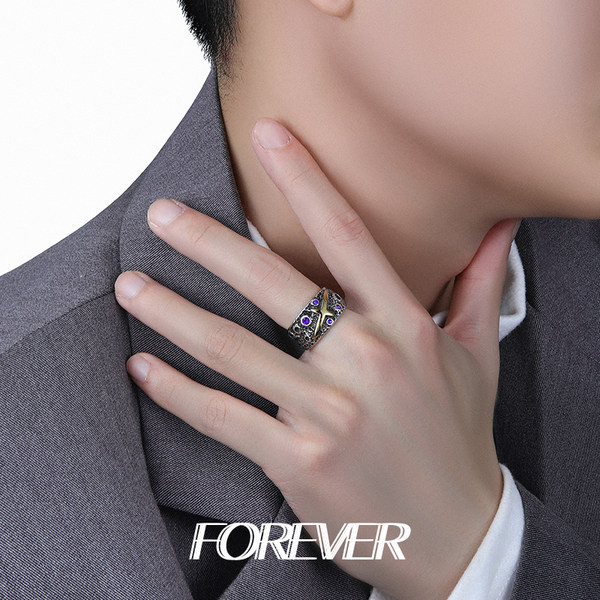 Vyriškas retro žiedas iš titano plieno su akmenimis