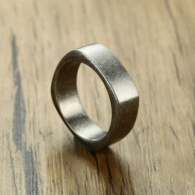 Titāna tērauda kvadrātveida vīriešu gredzens