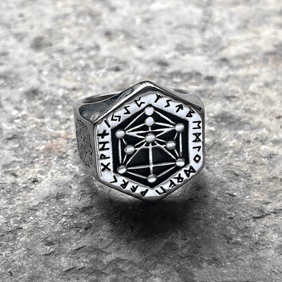 Vīriešu gredzens sudraba krāsā - retro stilā