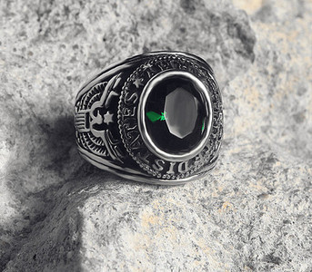 Ανδρικό δαχτυλίδι από ατσάλι τιτανίου με διαφορετικό στάμπα