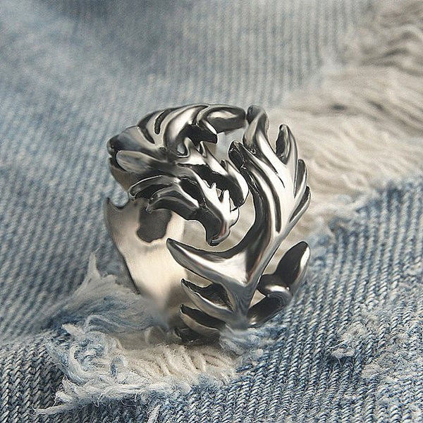 Ανδρικό δαχτυλίδι από ατσάλι τιτανίου με διαφορετικό σχέδιο