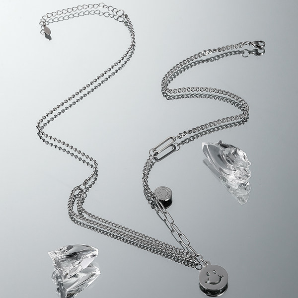 Ezüst színű férfi lánc medállal