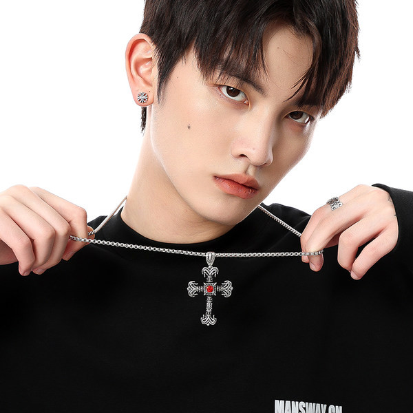 Férfi lánc kereszt medálos retro modellel