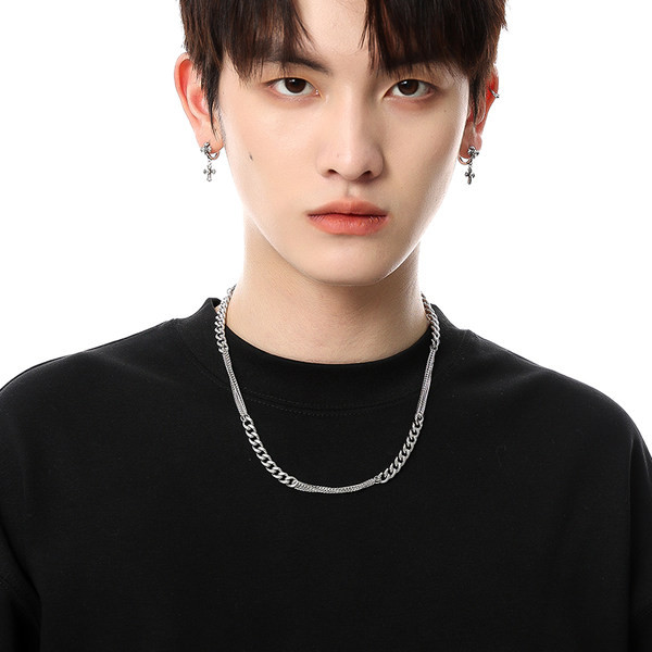 Vīriešu ķēde sudraba krāsā