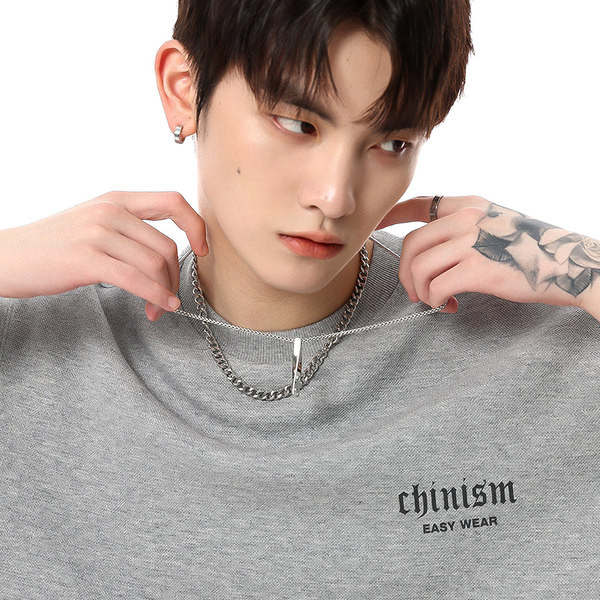 Férfi kétrétegű láncos alkalmi modell