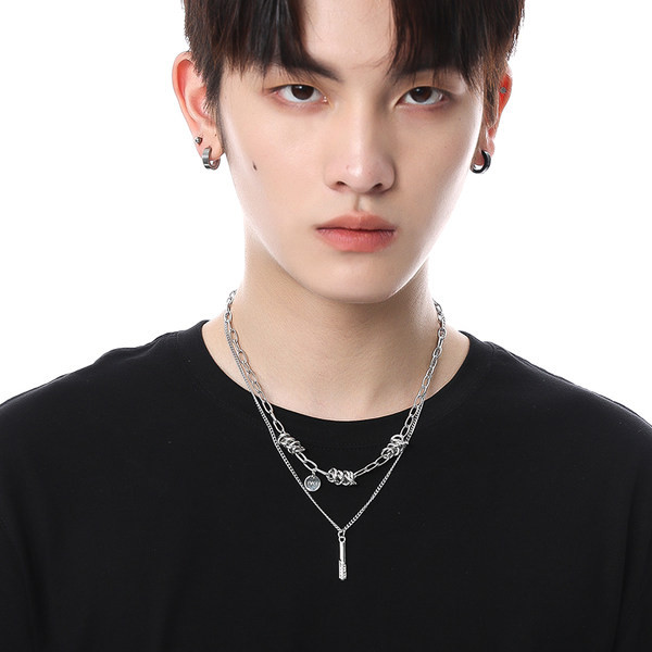 Ασημένια ανδρική αλυσίδα με μενταγιόν