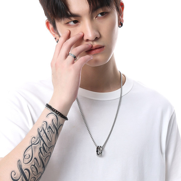 Μοντέρνα ανδρική ατσάλινη αλυσίδα με κρεμαστό κρίκο