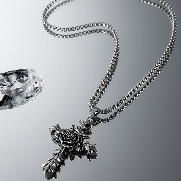 Modes krusta kulonu kaklarota vīriešiem