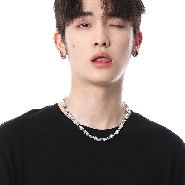 Ανδρική μοντέρνα αλυσίδα με διακοσμητικές πέρλες