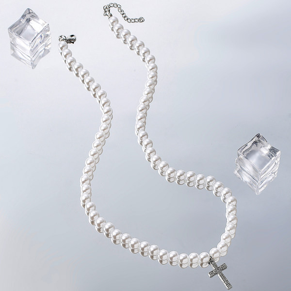 Vīriešu pērļu kaklarota ar krusta kulonu