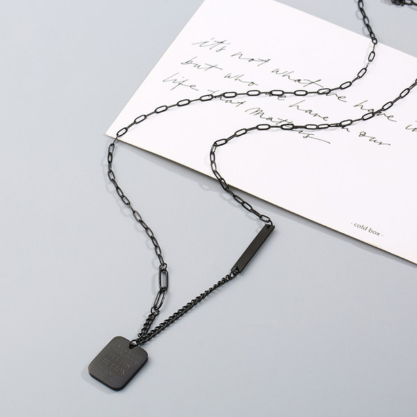 Vīriešu ķēde melnā krāsā ar flīzi