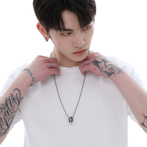 Ανδρική μοντέρνα αλυσίδα με κρεμαστό κρίκο