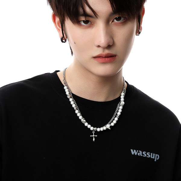 Férfi kétrétegű lánc kereszt medállal és gyöngyökkel