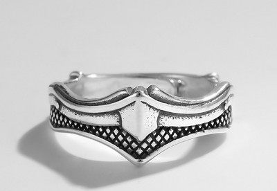 Vyriškas žiedas – sidabrinės spalvos