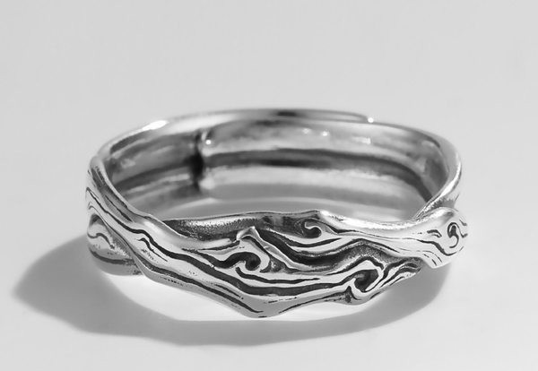 Vyriškas žiedas – sidabrinės spalvos