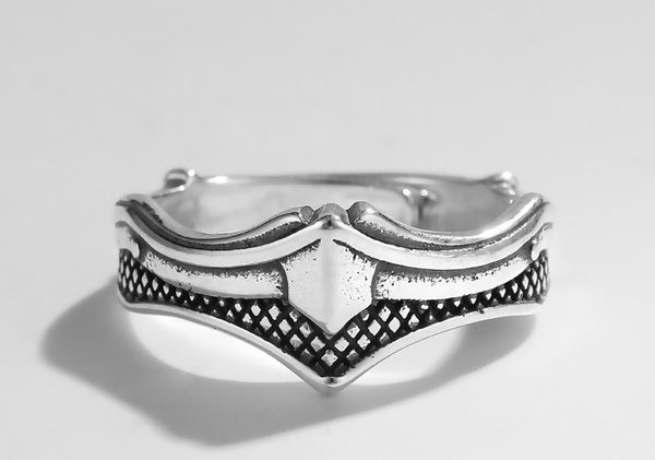 Vyriškas žiedas – sidabrinės spalvos