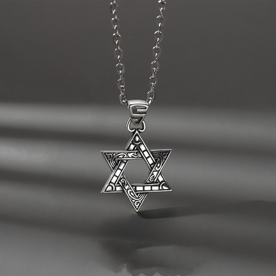 Muška ogrlica s kamenim privjeskom