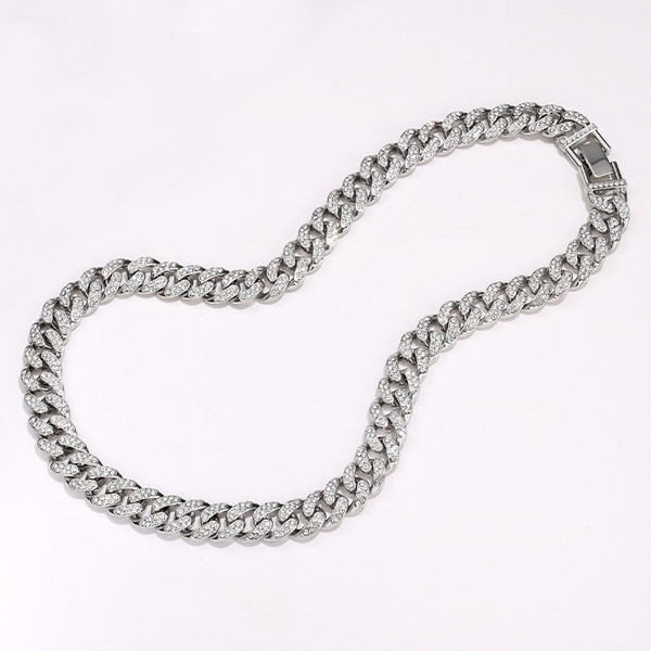 Šiuolaikiniai vyriški kaklo papuošalai su akmenukais